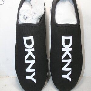 DKNY JAY-SLIP ON SNEAKER SIZE 8.5 US # K1158224